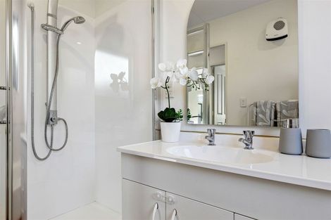 Photo of property in 14 Ashmore Lane, Strowan, Christchurch, 8052