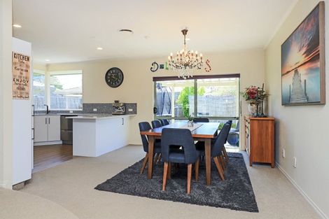 Photo of property in 219 Mcleod Street, Camberley, Hastings, 4120