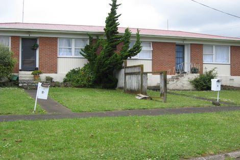 Photo of property in 1/1 Kiekie Road, Mangere Bridge, Auckland, 2022