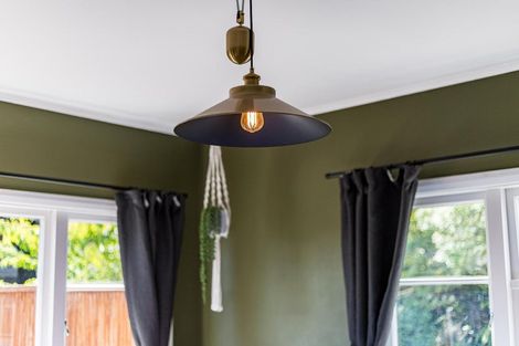 Photo of property in 17 Kiriwai Road, Paremata, Porirua, 5024