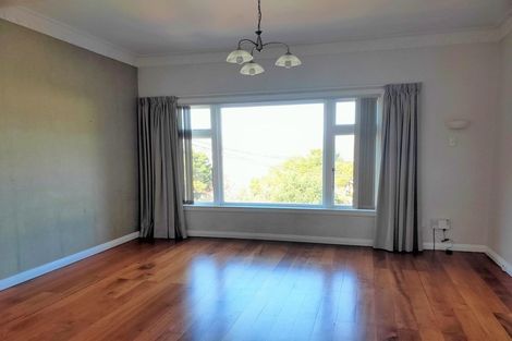 Photo of property in 92 Sutherland Road, Melrose, Wellington, 6023