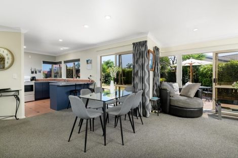 Photo of property in 5 Checketts Place, Papamoa Beach, Papamoa, 3118