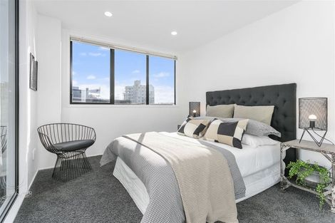 Photo of property in 4a/175 Hurstmere Road, Takapuna, Auckland, 0622