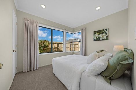 Photo of property in 3 Russett Grove, Henderson, Auckland, 0612