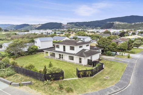 Photo of property in 1 Manawa Avenue, Raumati Beach, Paraparaumu, 5032
