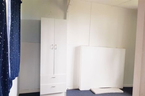 Photo of property in 44 Chamberlain Road, Massey, Auckland, 0614