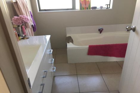 Photo of property in 35 Constellation Avenue, Beachlands, Auckland, 2018