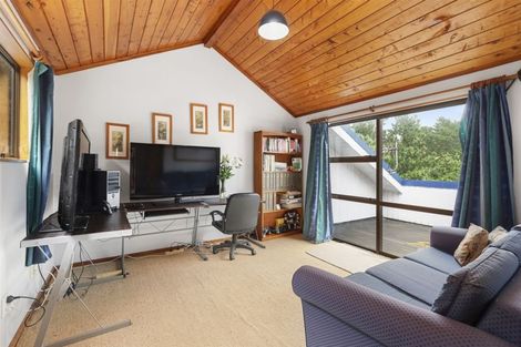 Photo of property in 17 Postgate Drive, Whitby, Porirua, 5024