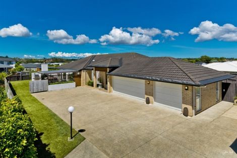 Photo of property in 10 Maple Lane, Huapai, Kumeu, 0810