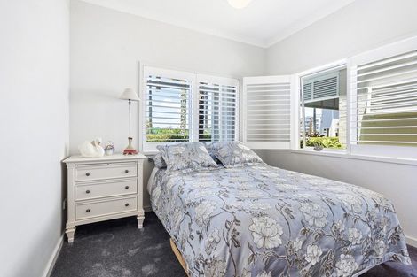 Photo of property in 4 Puriri Boulevard, Orewa, 0931