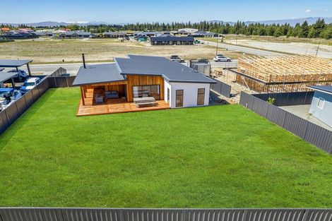 Photo of property in 2 Canal Place, Twizel, 7901