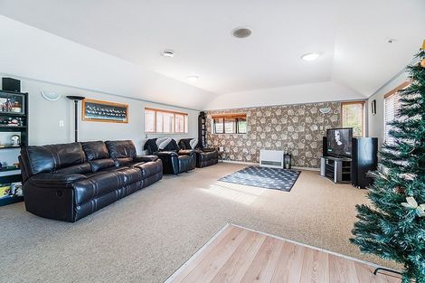 Photo of property in 24 Tiverton Crescent, Whalers Gate, New Plymouth, 4310