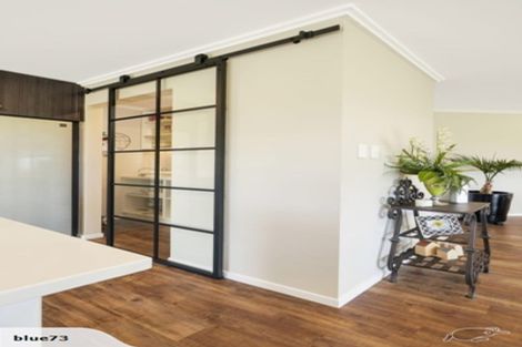 Photo of property in 24 Medhurst Road North, Bombay, 2675