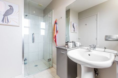 Photo of property in 135 Wiseley Road, West Harbour, Auckland, 0618