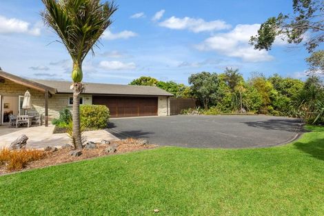 Photo of property in 51 Donohue Road, South Head, Helensville, 0874