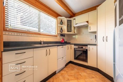 Photo of property in 1 Bathurst Street, Silverstream, Upper Hutt, 5019