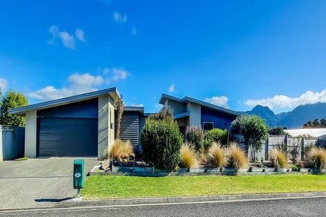 Photo of property in 6 Mcdonald Place, Collingwood, 7073