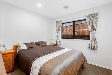 Photo of property in 16 Frances Brown Avenue, Aotea, Porirua, 5024