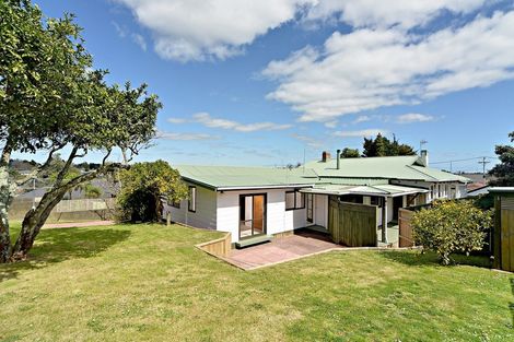 Photo of property in 6 West Street, Papakura, 2110