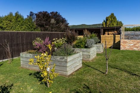 Photo of property in 51 Montgomery Crescent, Kinloch, Taupo, 3377