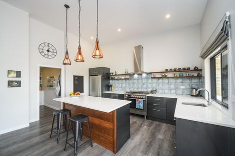 Photo of property in 107 Cashmere Drive, Fitzherbert, Palmerston North, 4410