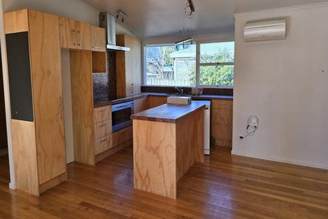 Photo of property in 27 Graham Avenue, Te Atatu Peninsula, Auckland, 0610