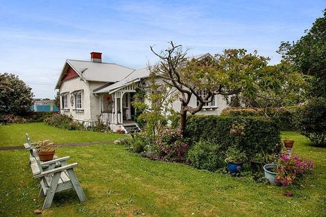 Photo of property in 21 Egmont Street, Patea, 4520