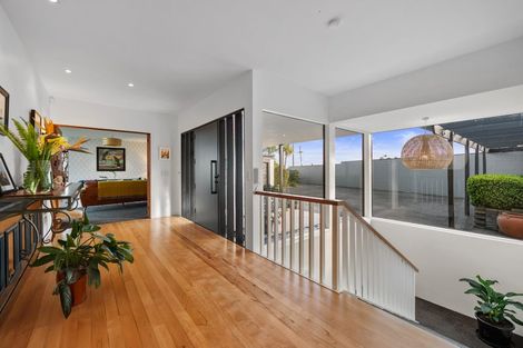 Photo of property in 181 Vaughans Road, Okura, Auckland, 0792