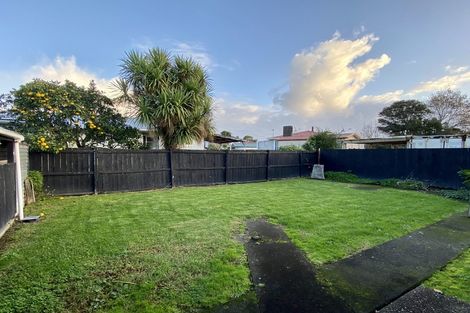 Photo of property in 20 Newland Grove, Henderson, Auckland, 0610