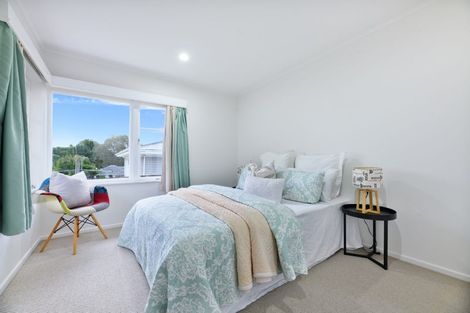 Photo of property in 22 Chilcott Road, Henderson, Auckland, 0612