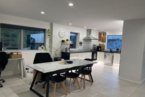 Photo of property in 7a Seymour Road, Sunnyvale, Auckland, 0612