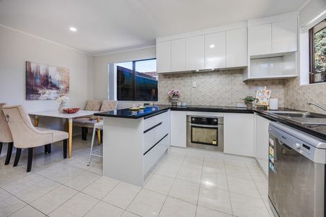 Photo of property in 3/48 Taitimu Drive, Weymouth, Auckland, 2103