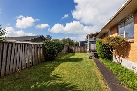 Photo of property in 2/185 Henderson Valley Road, Henderson, Auckland, 0612