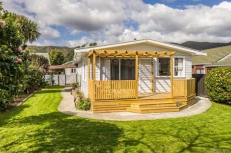 Photo of property in 11a Raymond Terrace, Fairfield, Lower Hutt, 5011