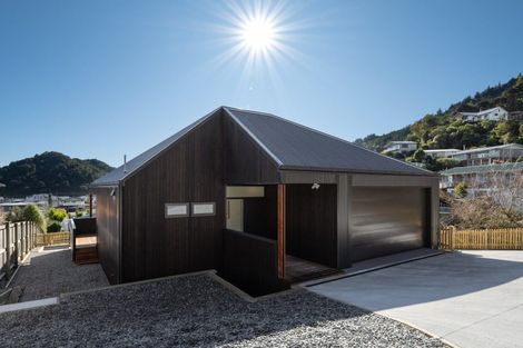 Photo of property in 12a Russell Street, Picton, 7220