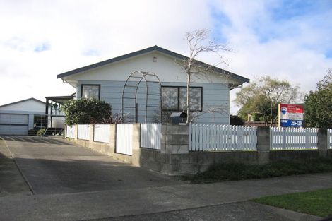 Photo of property in 11 Willowstream Grove, Cloverlea, Palmerston North, 4412