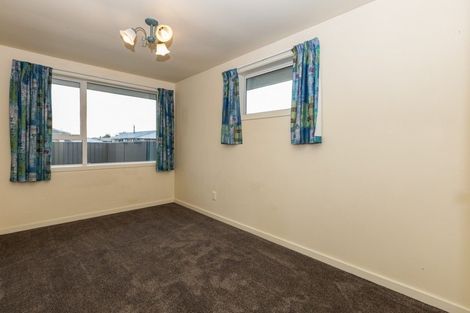 Photo of property in 21 Camelia Place, Islington, Christchurch, 8042
