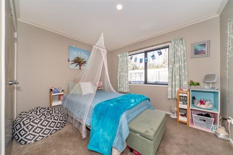 Photo of property in 92 Katherine Mansfield Drive, Whitemans Valley, Upper Hutt, 5371