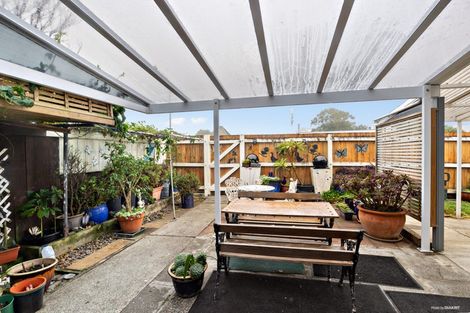 Photo of property in 1/216 Edmonton Road, Te Atatu South, Auckland, 0610