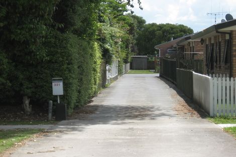 Photo of property in 321 Shakespeare Street, Leamington, Cambridge, 3432