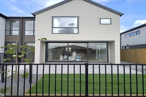 Photo of property in 4/6 Skibbereen Drive, Halswell, Christchurch, 8025