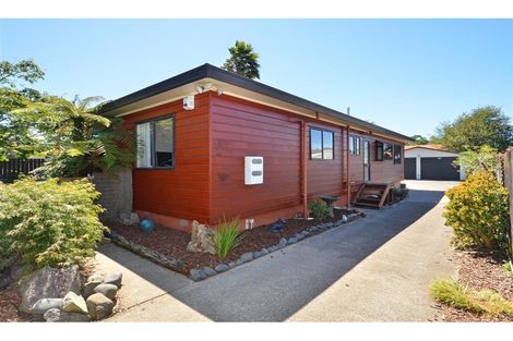Photo of property in 7 Bill Phillip Place, Clendon Park, Auckland, 2103