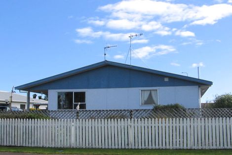 Photo of property in 53 Thomas Place, Foxton Beach, Foxton, 4815