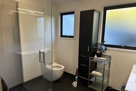 Photo of property in 6 Honnor Place, Hurdon, New Plymouth, 4310