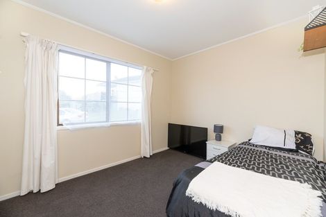 Photo of property in 60 West Harbour Drive, West Harbour, Auckland, 0618