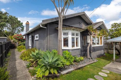 Photo of property in 72 Eversleigh Road, Belmont, Auckland, 0622