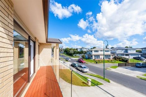 Photo of property in 21 Midhurst Avenue, Henderson, Auckland, 0612