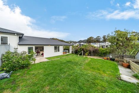 Photo of property in 21 Flotilla Place, Whitby, Porirua, 5024