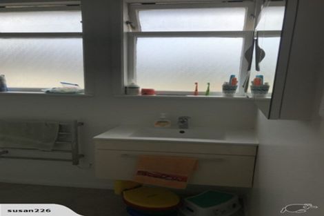 Photo of property in 27 Line Road, Glen Innes, Auckland, 1072