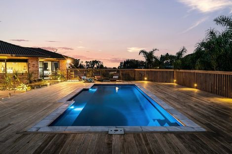 Photo of property in 136 Polo Prince Drive, Alfriston, Auckland, 2105